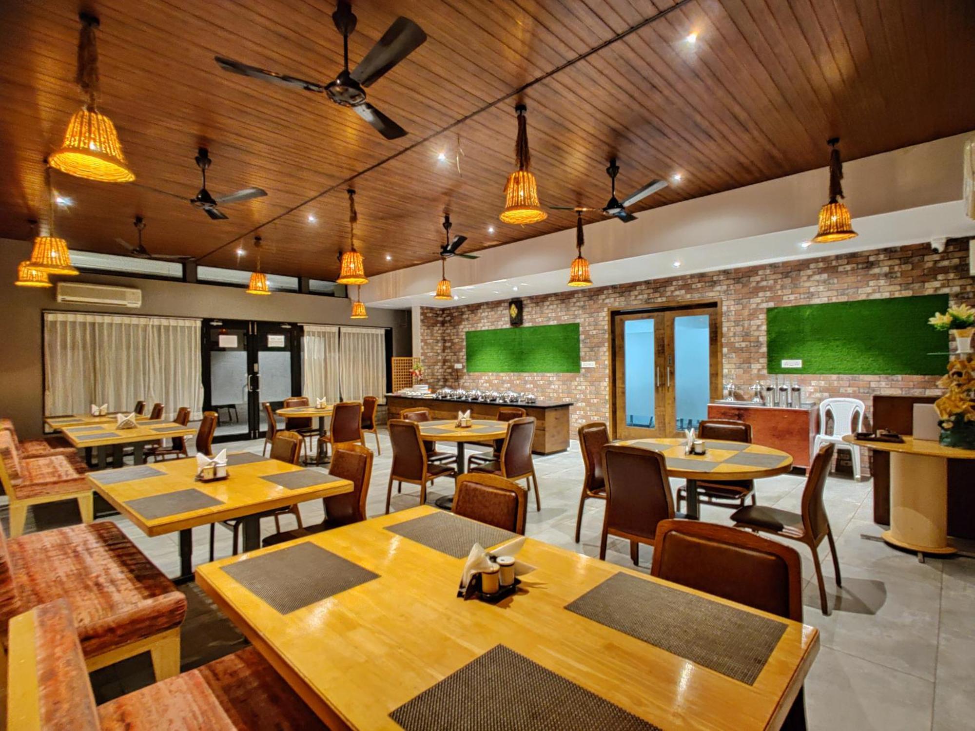 Lion Signature Family Resort Sasan Gir Exterior foto